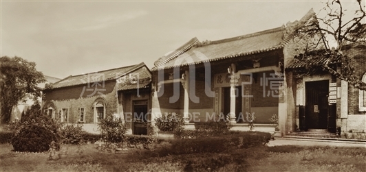 同治十年（1871年）所建之镜湖医院